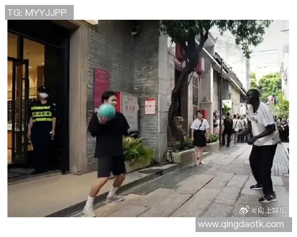 国外业余足球网红因丑陋外貌走红网络引发热议成网民新宠 国外业余足球网红因丑陋外貌走红网络引发热议成网民新宠